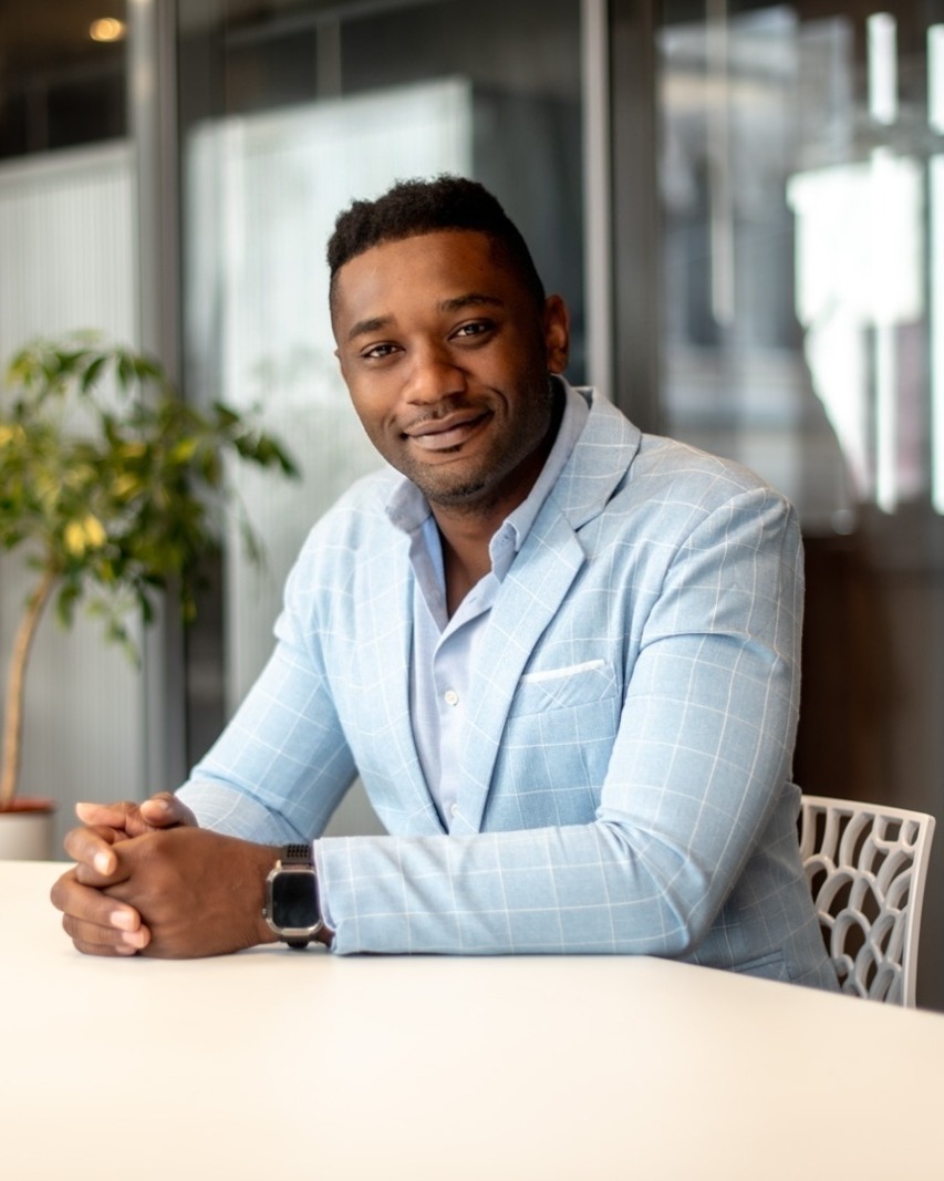 Portrait de Maître Fabrice Essono